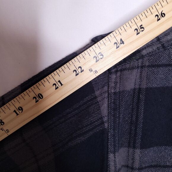 Field & Stream Flannel Shirt Mens Medium Plaid Navy Outdoor Heavyweight - Picture 8 of 9